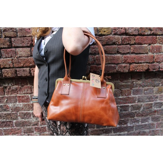 Doris Shoulder Bag Clipframe Tan Smooth Leather